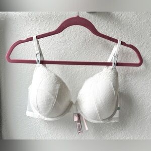 VICTORIA'S SECRET Sexy Tee Embroidered Lightly Lined Demi Bra. White lace 38c